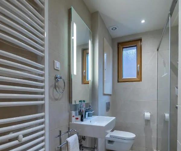 Kalman Iskra アパート