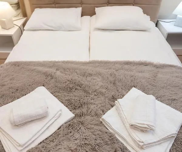 Kalman Iskra アパート ズラティボール