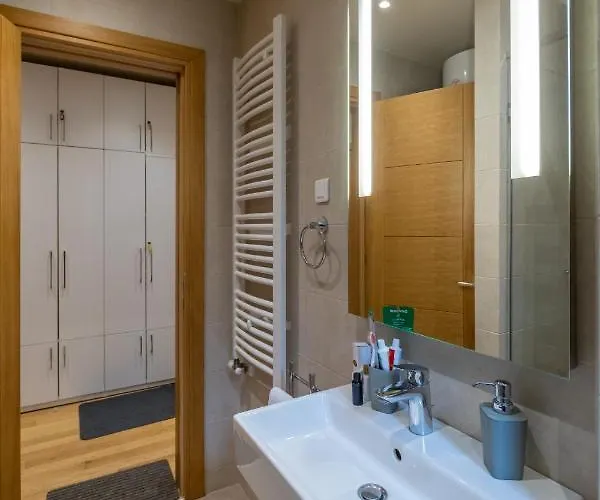 アパート Kalman Iskra